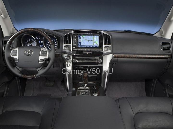 передняя панель Toyota Land Cruiser 200